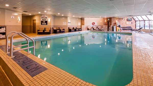 Pool - Best Western Plus Waterfront Hotel Windsor