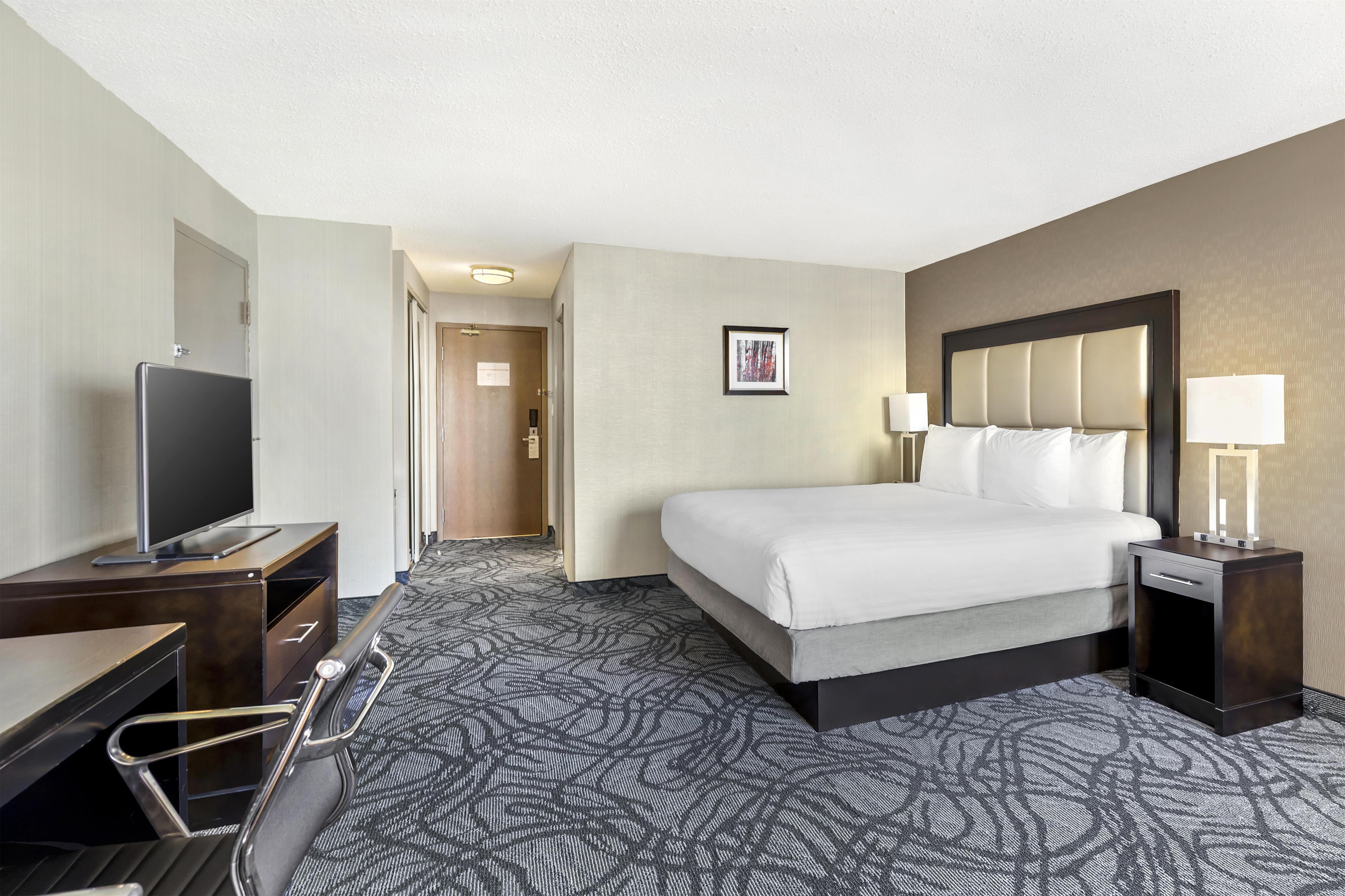 Best Western Plus Waterfront Hotel Room Type - Accessible - 1 Queen, Mobility Accessible, Bathtub, Non-Smoking