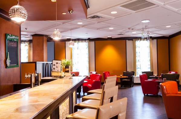 Bar - Best Western Premier Toronto Airport Carlingview Hotel