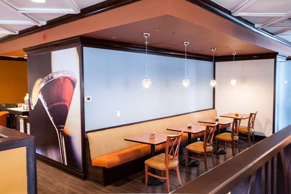 Restaurant - Best Western Premier Toronto Airport Carlingview Hotel