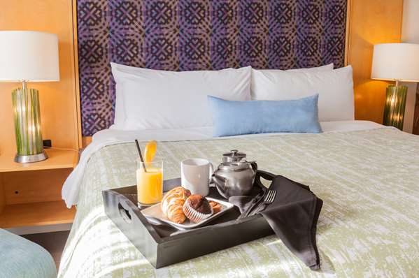 Restaurant - Best Western Premier Toronto Airport Carlingview Hotel