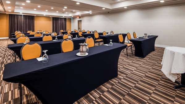  - Best Western Premier Toronto Airport Carlingview Hotel