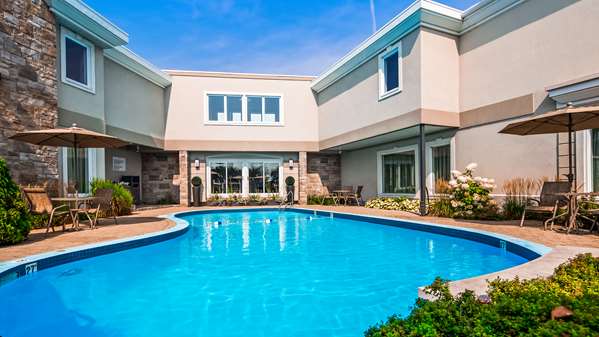 Pool - Best Western Premier Hotel L'Aristocrate Ste Foy