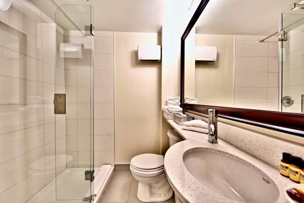  - Best Western Plus Montreal Downtown Hotel Europa