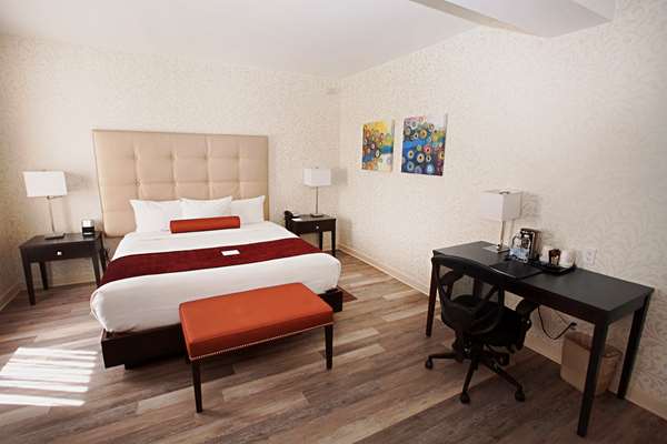  - Best Western Plus Montreal Downtown Hotel Europa