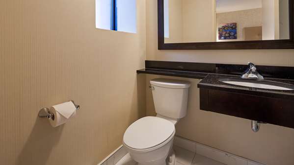  - Best Western Plus Montreal Downtown Hotel Europa