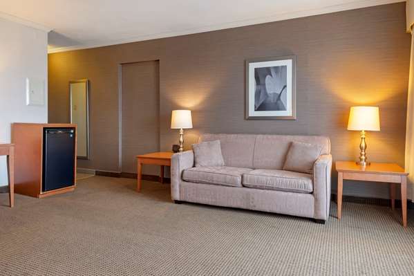 Suite - Best Western Plus Gatineau Hotel