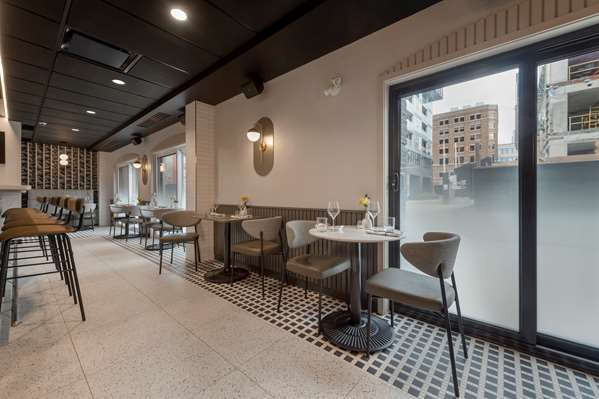 Restaurant - Best Western Plus City Centre Hotel Quebec City