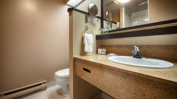 - Best Western Plus Mont Laurier Hotel