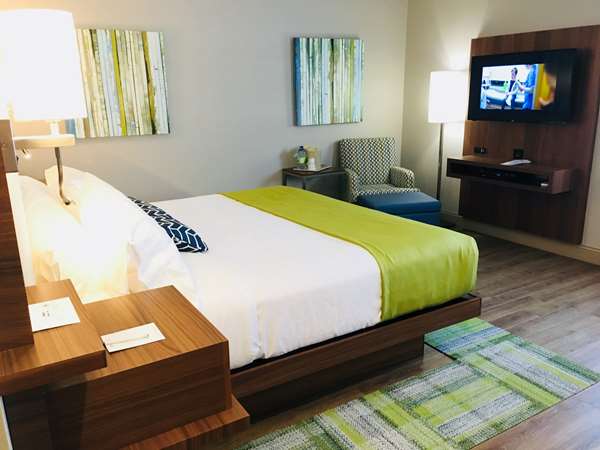  - Best Western Plus Mont Laurier Hotel