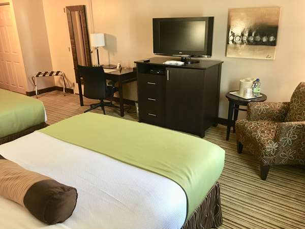  - Best Western Plus Mont Laurier Hotel