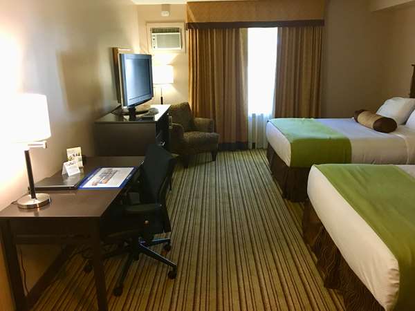  - Best Western Plus Mont Laurier Hotel