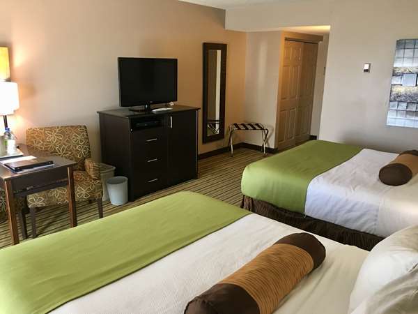  - Best Western Plus Mont Laurier Hotel