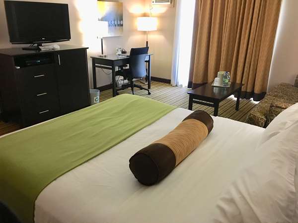  - Best Western Plus Mont Laurier Hotel