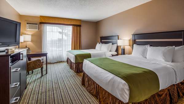  - Best Western Plus Mont Laurier Hotel