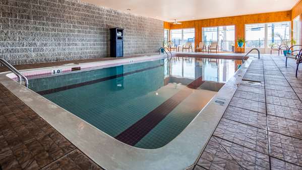 Pool - Best Western Plus Mont Laurier Hotel