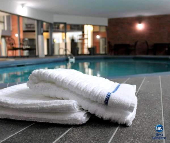 Pool - Best Western Laval-Montreal Inn