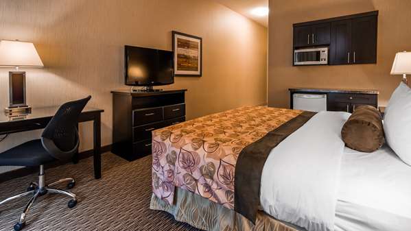  - Best Western Plus Estevan Inn & Suites