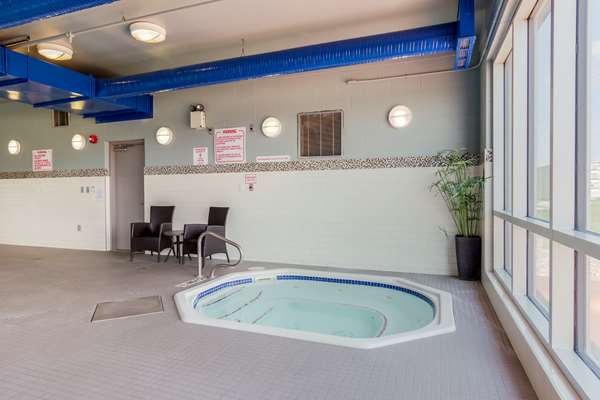 Pool - Best Western Plus Eastgate Inn Regina