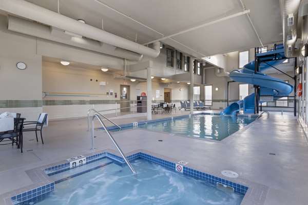 Pool - Best Western Plus Moose Jaw Hotel
