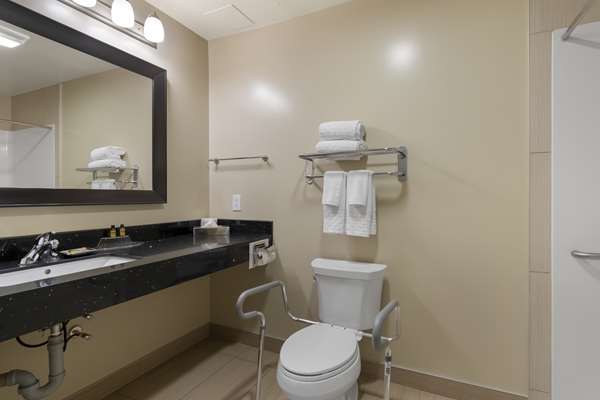  - Best Western Plus Moose Jaw Hotel