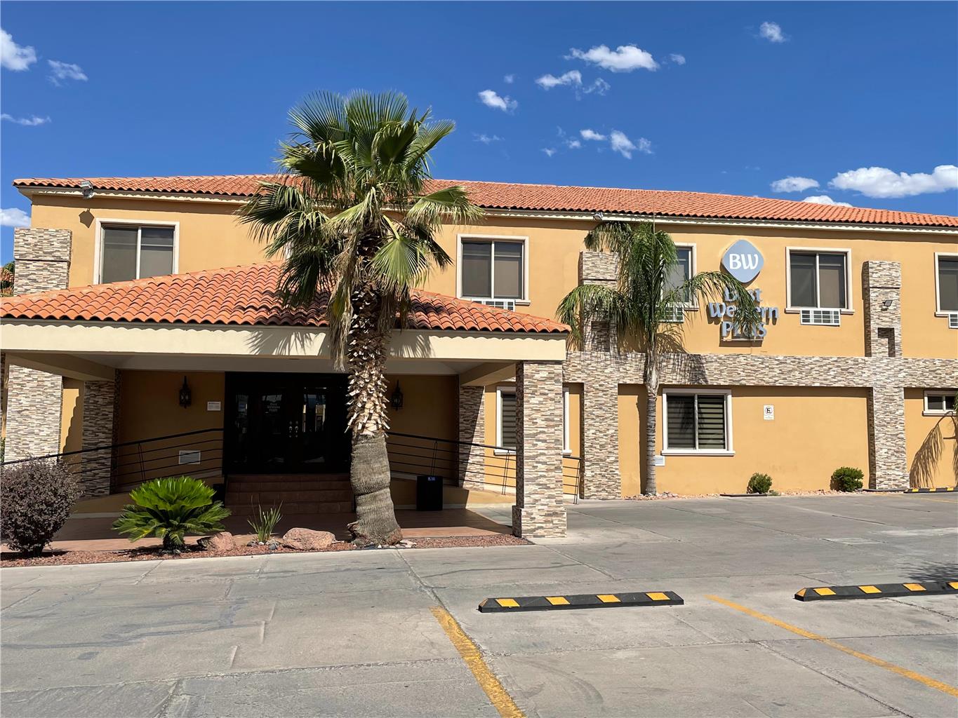 Best Western Cumbres Aeropuerto