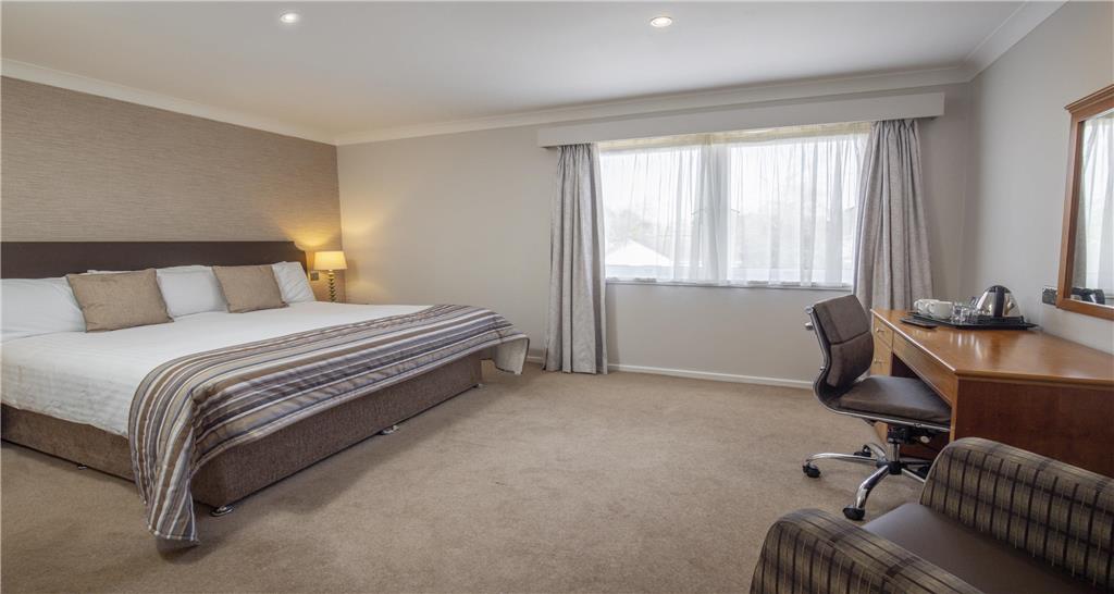 Invercarse Hotel Dundee, BW Signature Collection-guestroom-Guest Room,On-Site.jpg