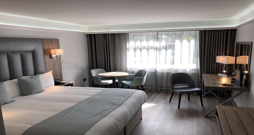 Best Western Premier Heronston Hotel & Spa-guestroom-Guest Room,On-Site.jpg