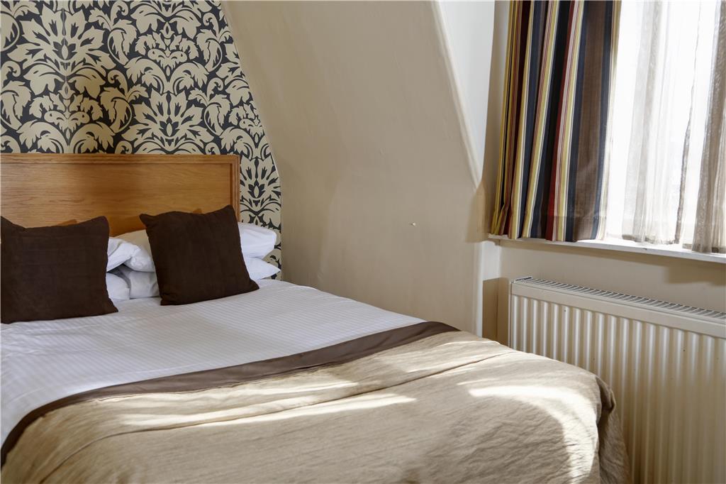Best Western Queens Hotel-guestroom-Guest Room,On-Site.jpg