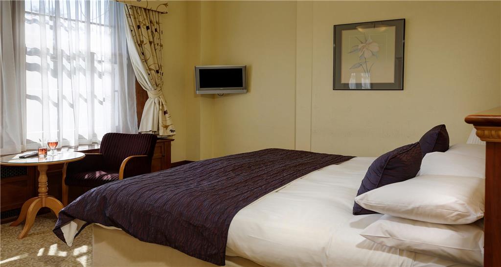 Best Western Balgeddie House Hotel-guestroom-Guest Room,On-Site.jpg