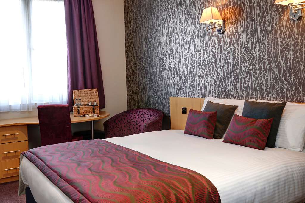 Sure Hotel by Best Western Aberdeen-guestroom-Guest Room,Indoor/Interior,On-Site.jpg