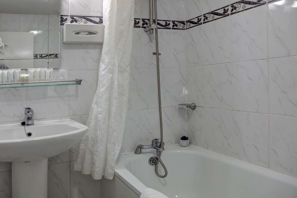 Best Western Swiss Cottage Hotel-guestroom-Guest Room,Bathroom,On-Site.jpg