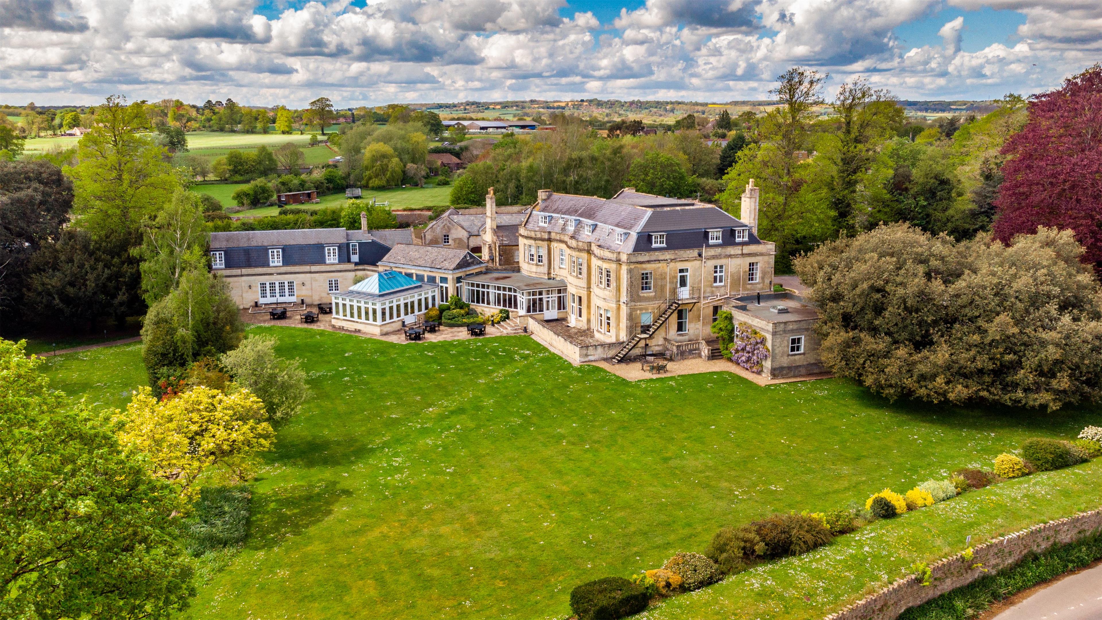 Leigh Park Country House Hotel  Vineyard, BWSC