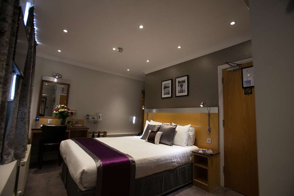 Best Western Victoria Palace-guestroom-Guest Room,On-Site.jpg