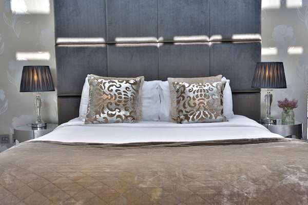 1 King Bed, Non-Smoking, Deluxe Room, Super King Bed, Skylight Window, Air-Conditioned, Annex Building