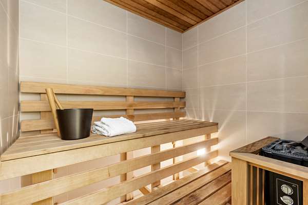 Guest Room,Guest Room Amenity,Suite,On-Site