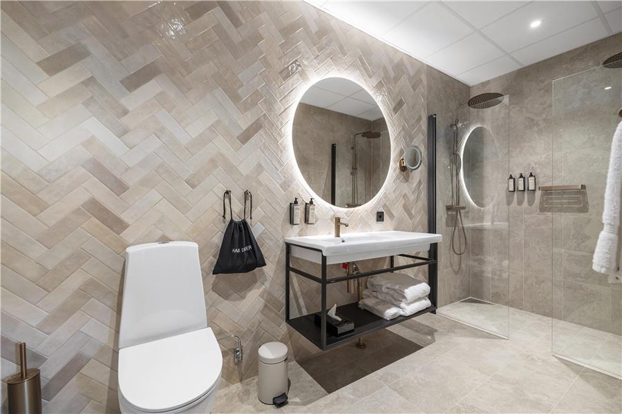 Guest Room,Bathroom,Suite,On-Site