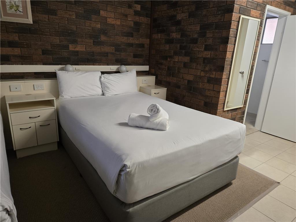 Best Western Parkside Motor Inn-guestroom-Guest Room,On-Site.jpg