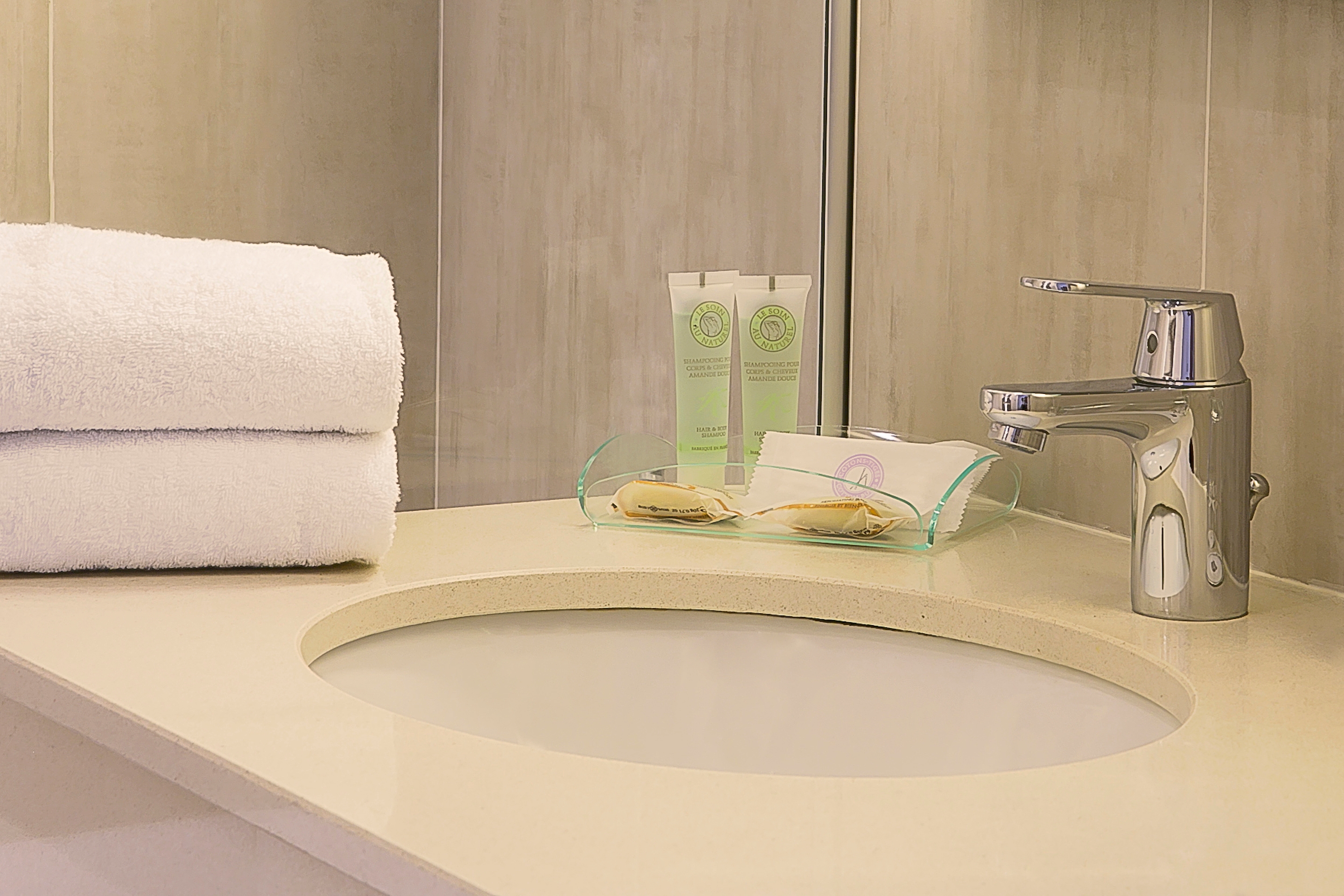 Best Western Au Trocadero Room Type - 2 Single Beds, Non-Smoking, Comfort Room, Eiffel Tower View