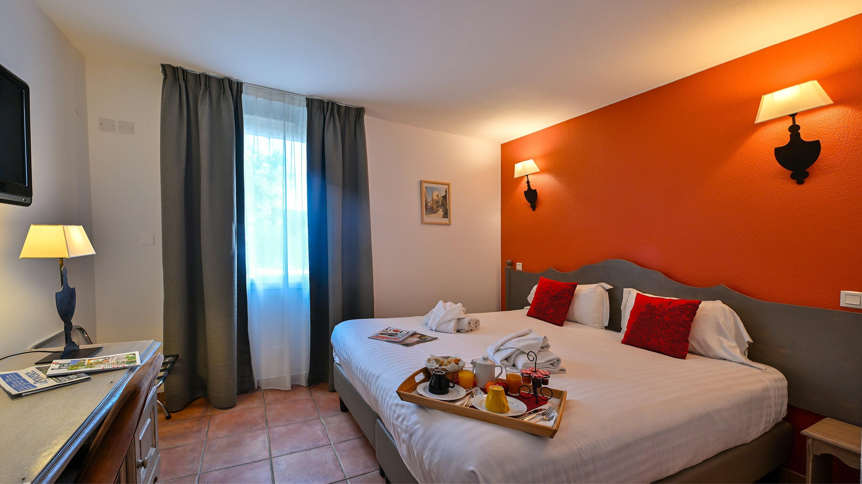 Best Western Aurelia Room Type - 1 Queen Bed, Non-Smoking, Standard Room, Air-Conditioned