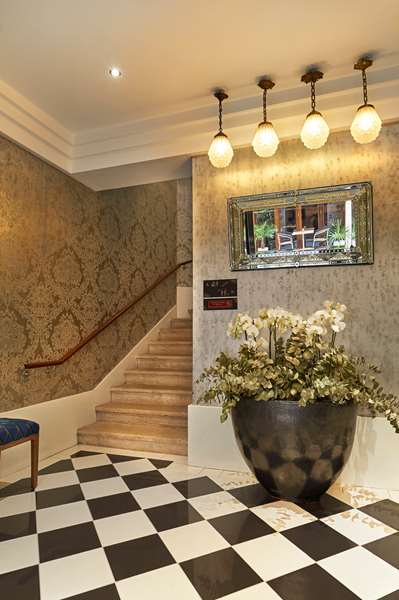 Indoor/Interior,On-Site,Lobby