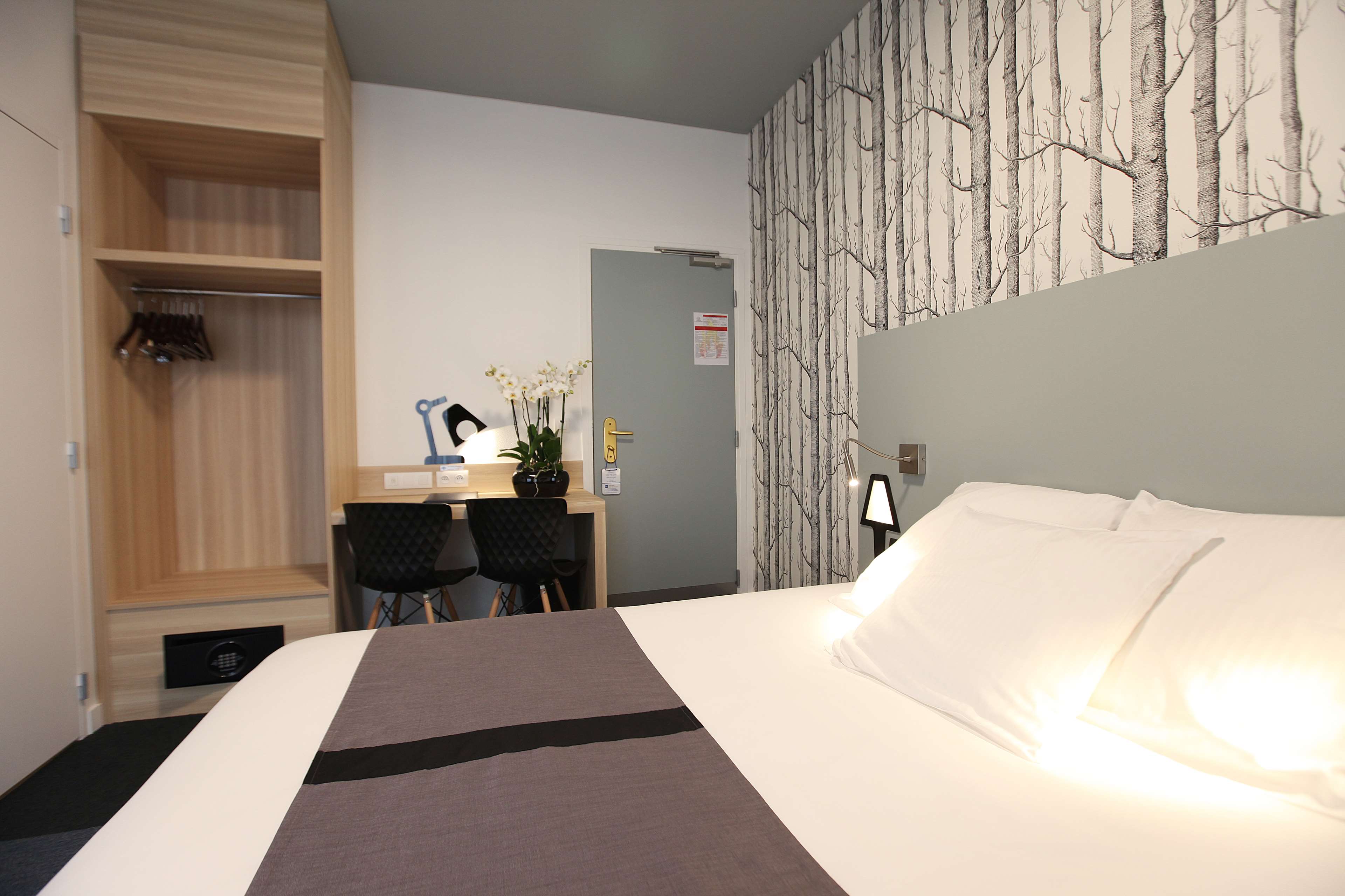 Best Western Hotel De Paris Room Type - 1 Double Bed, Standard Room, Shower In Room