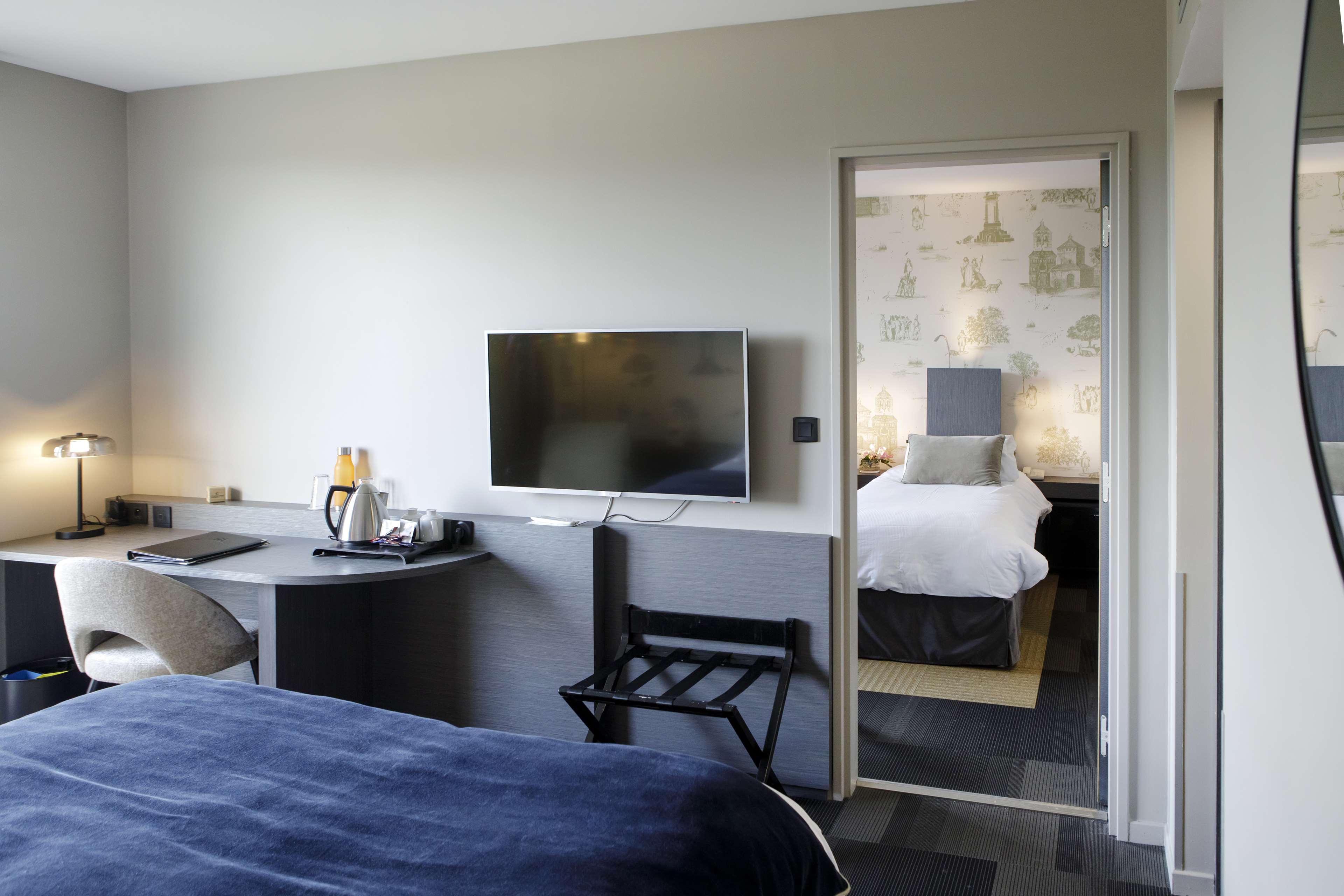 Best Western Plus Hotel Gergovie - Tap to explore photos