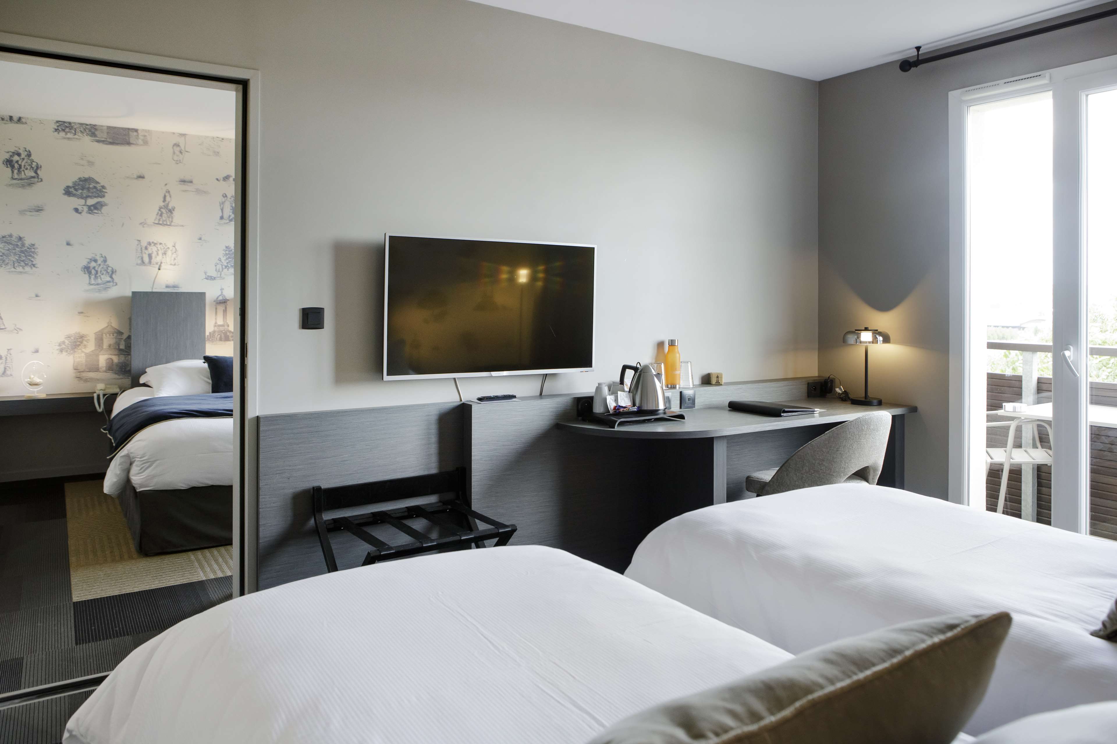 Best Western Plus Hotel Gergovie - Tap to explore photos