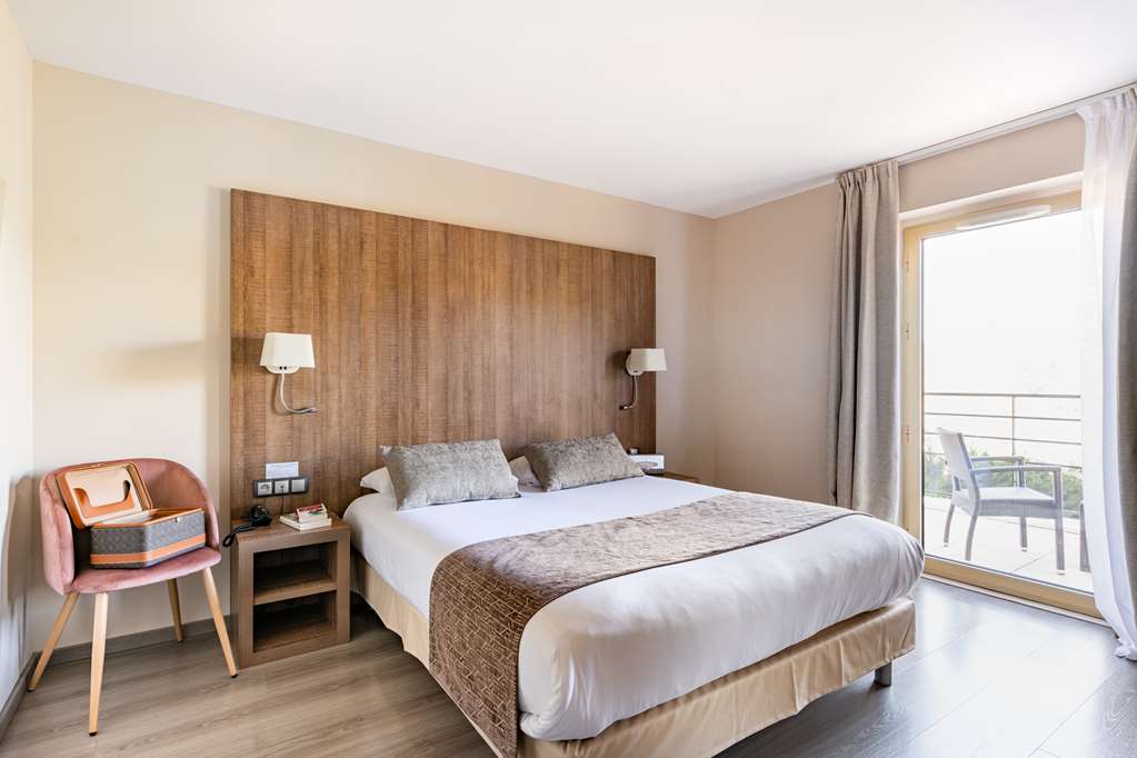 Best Western Hotel des Barolles - Lyon Sud-guestroom-Guest Room,Suite,On-Site.jpg