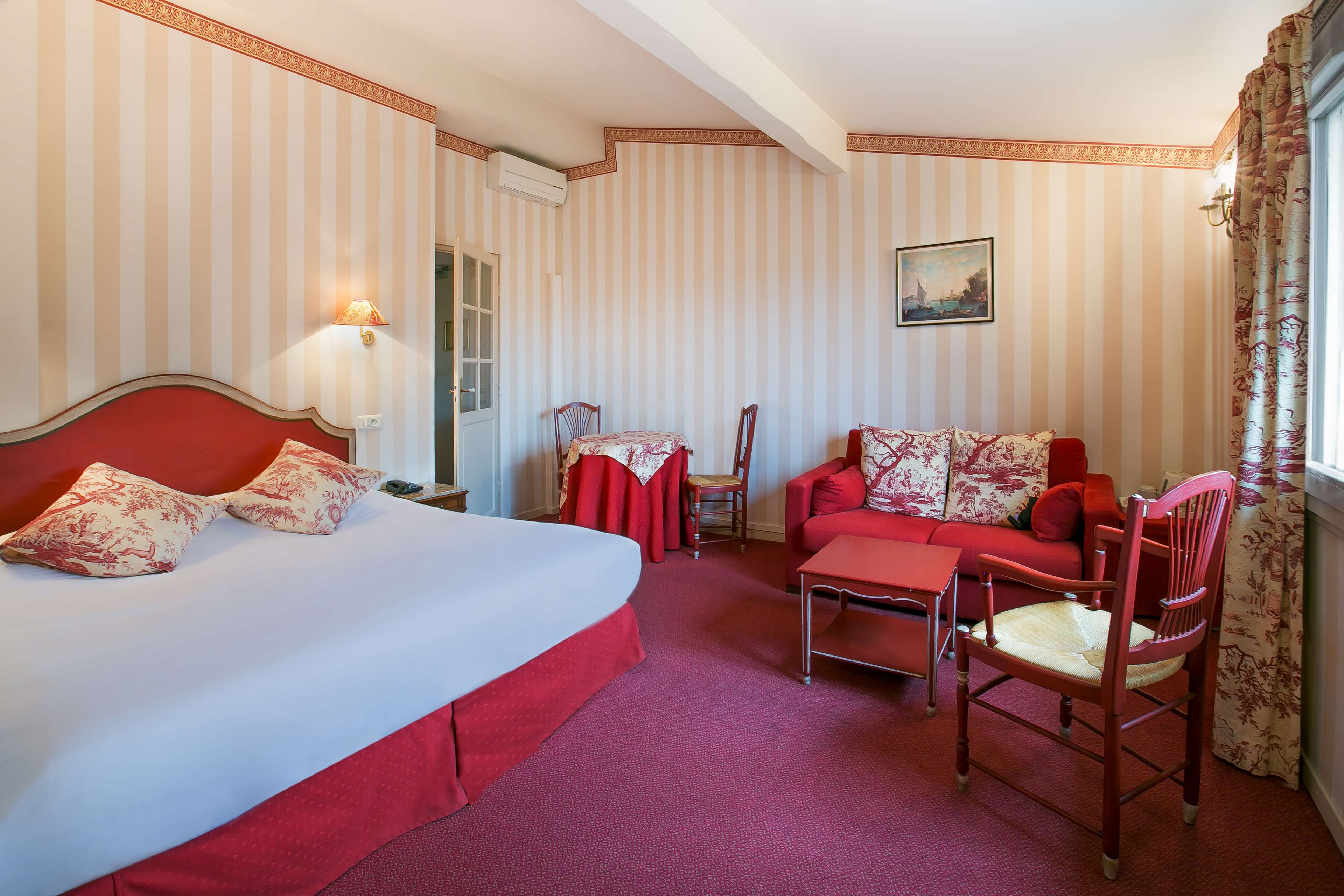 Best Western Hotel le Guilhem Room Type - 1 King Bed, Non-Smoking, Executive Room, Garden View