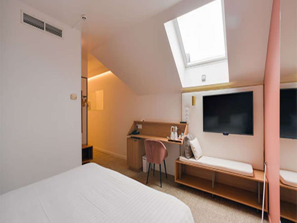 BEST WESTERN PLUS PARIS MEUDON ERMITAGE - Tap to explore photos