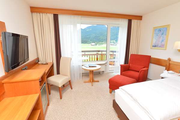 1 Single Bed, Superior Room, Mountain View, Balcony, Flat Screen Television, Mini Bar, Free W-Lan, Full Breakfast
