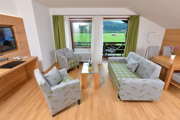 1 Double Bed, Deluxe Studio, Separate Annexe Building, Balcony Or Terrace, Sitting Area, Wood Floor, Free W-Lan, Full Breakfast