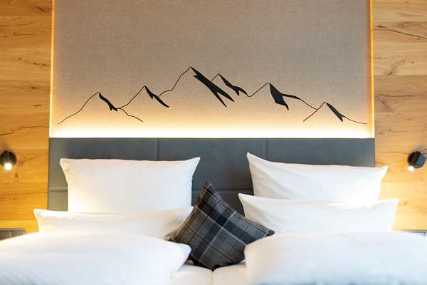 1 Double Bed, Comfort Room, Balcony Or Terrace, Flat Screen Television, Mini Bar, Free W-Lan, Full Breakfast
